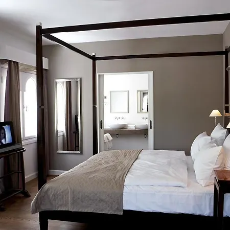 Nimb Hotel 5*